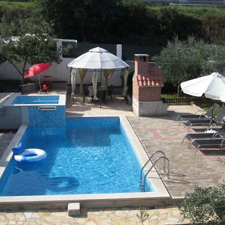 Nives B. Apartment Supetar Bagian luar foto