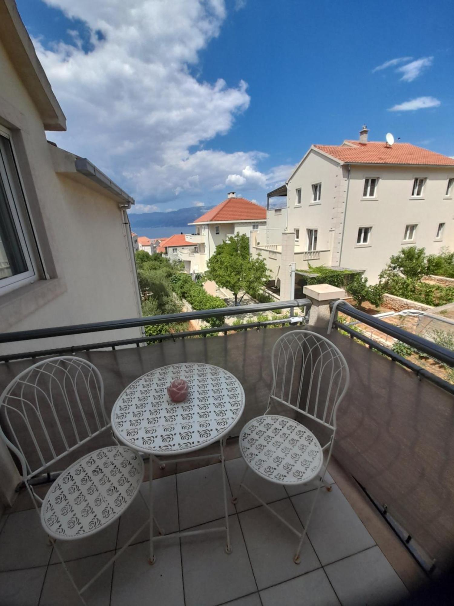 Nives B. Apartment Supetar Bagian luar foto