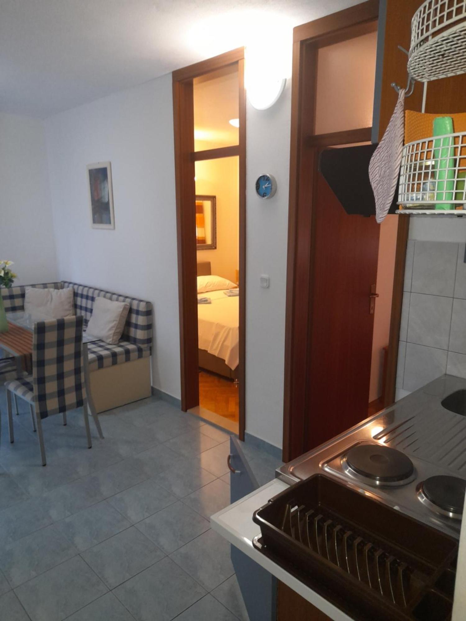 Nives B. Apartment Supetar Bagian luar foto