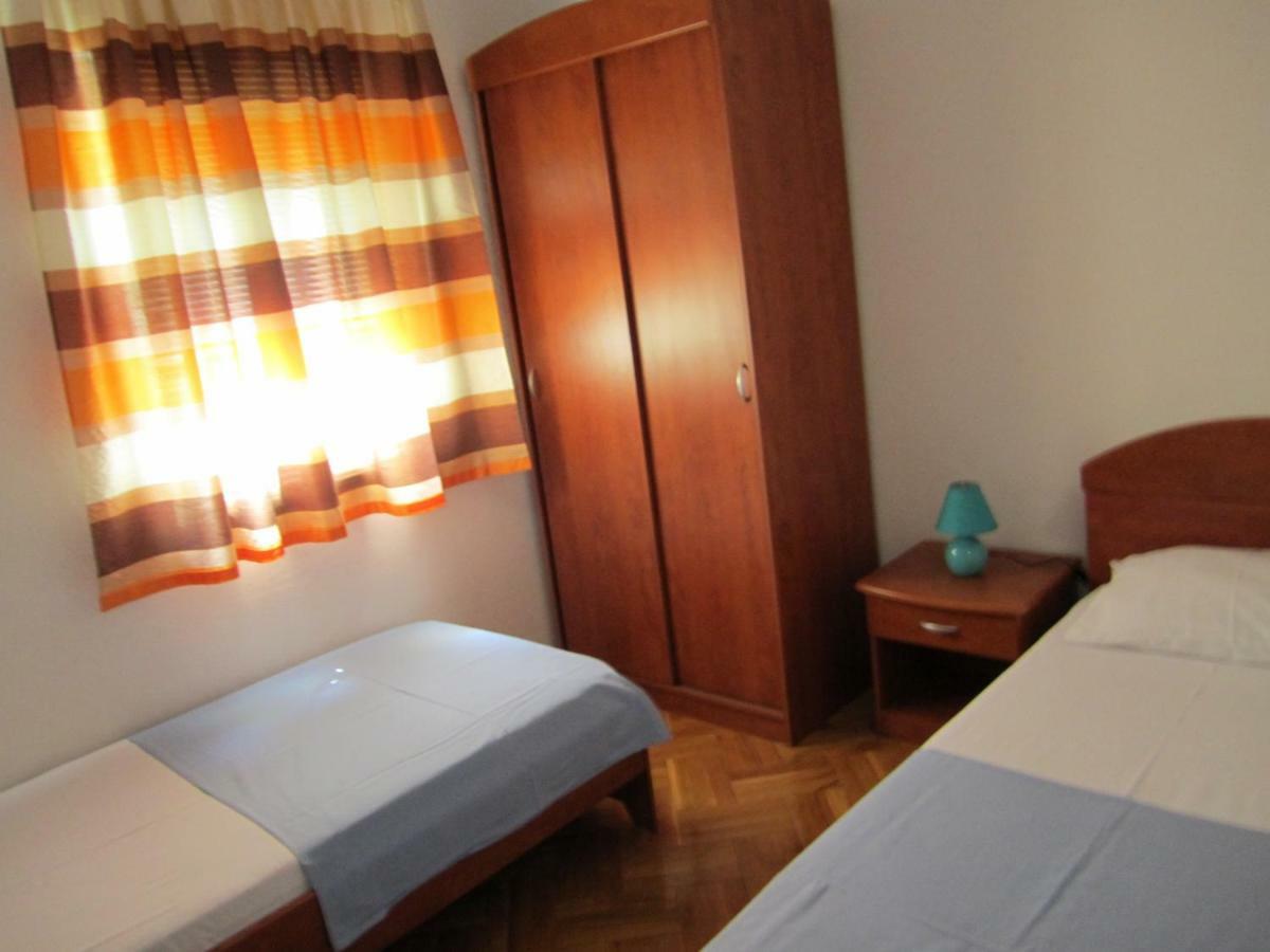 Nives B. Apartment Supetar Bagian luar foto